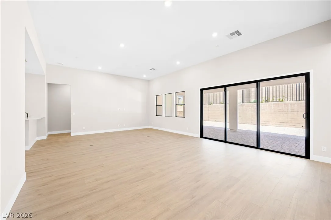 525 Stowell Avenue — photo 3