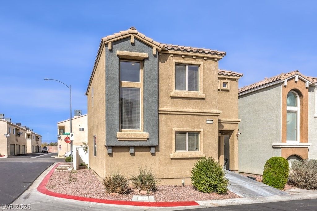 5228 Fire Night Avenue — photo 3