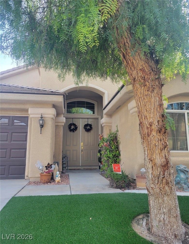 5719 Heather Breeze Court — photo 2