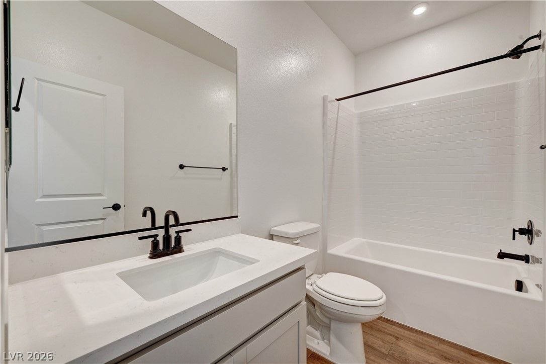 4027 Blooming Orange Avenue — photo 4 of 14