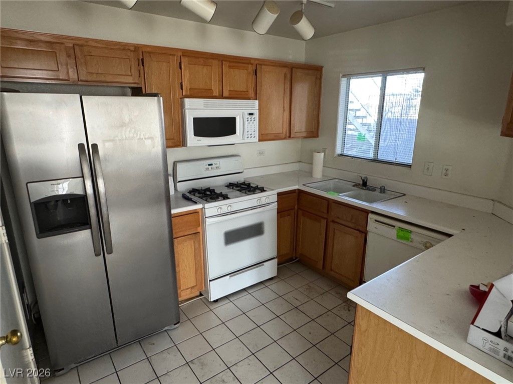 4555 East Sahara Avenue 102 — photo 2 of 15