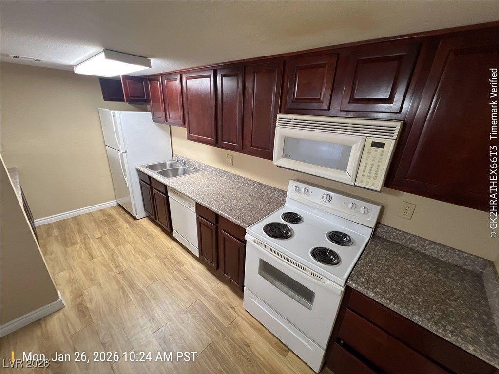5242 River Glen Drive 441 — photo 4 of 11