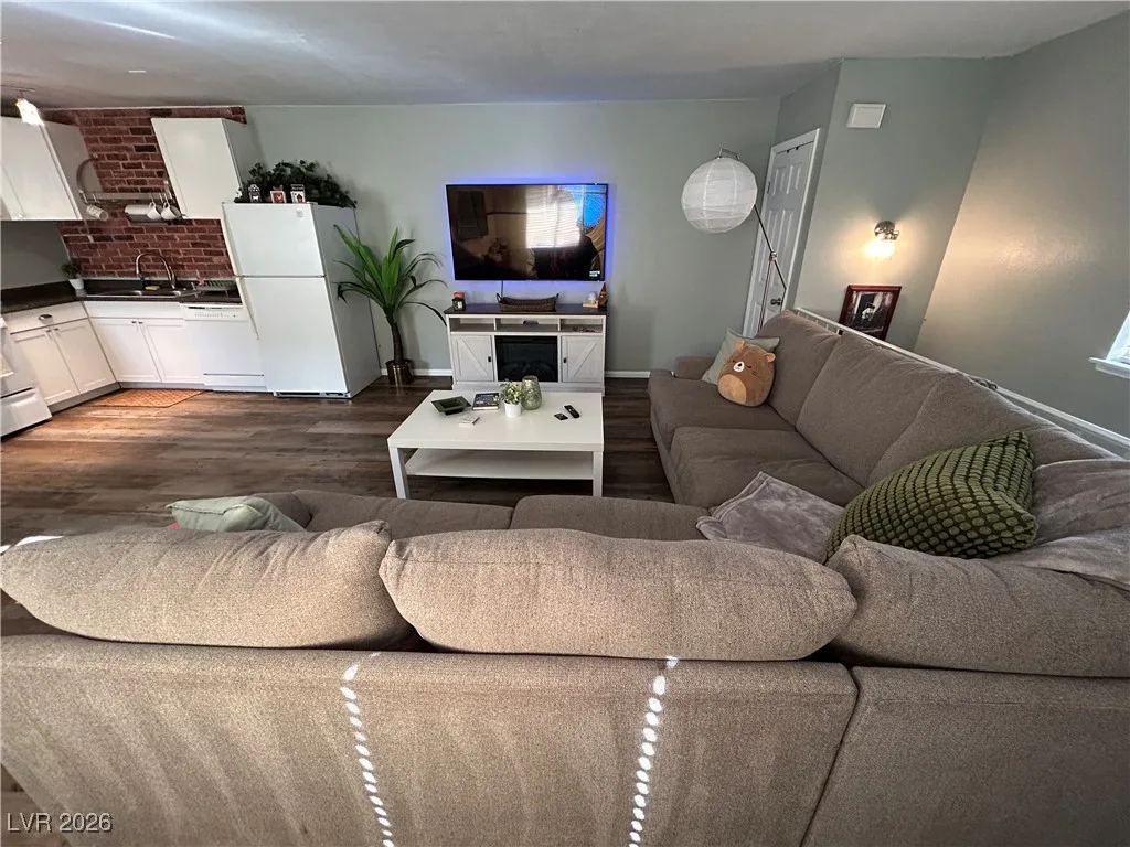 1481 Lorilyn Avenue 4 — photo 3