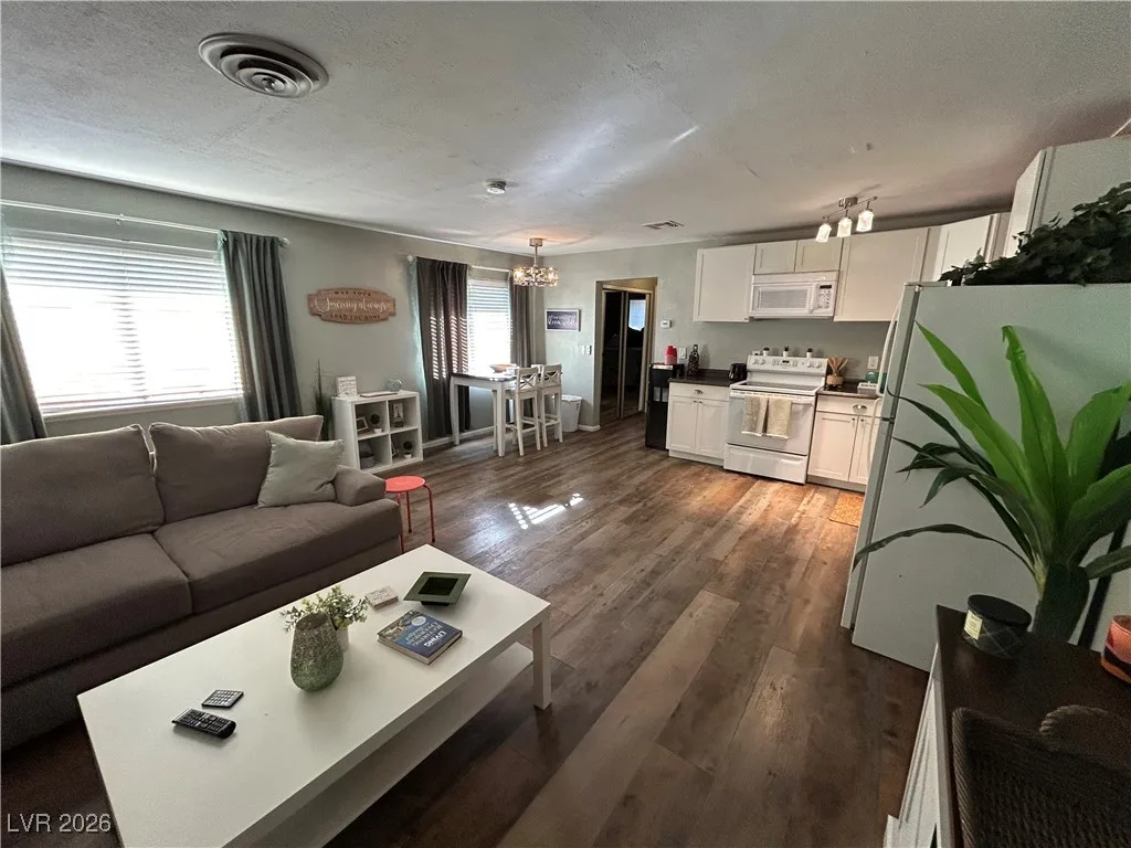 1481 Lorilyn Avenue 4 — photo 4