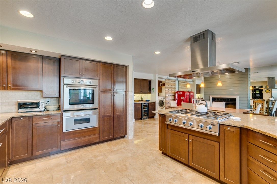 341 Simon Bolivar Drive — photo 2