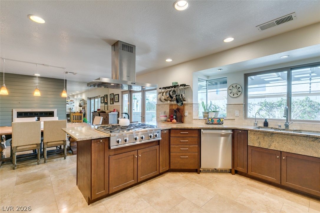 341 Simon Bolivar Drive — photo 3