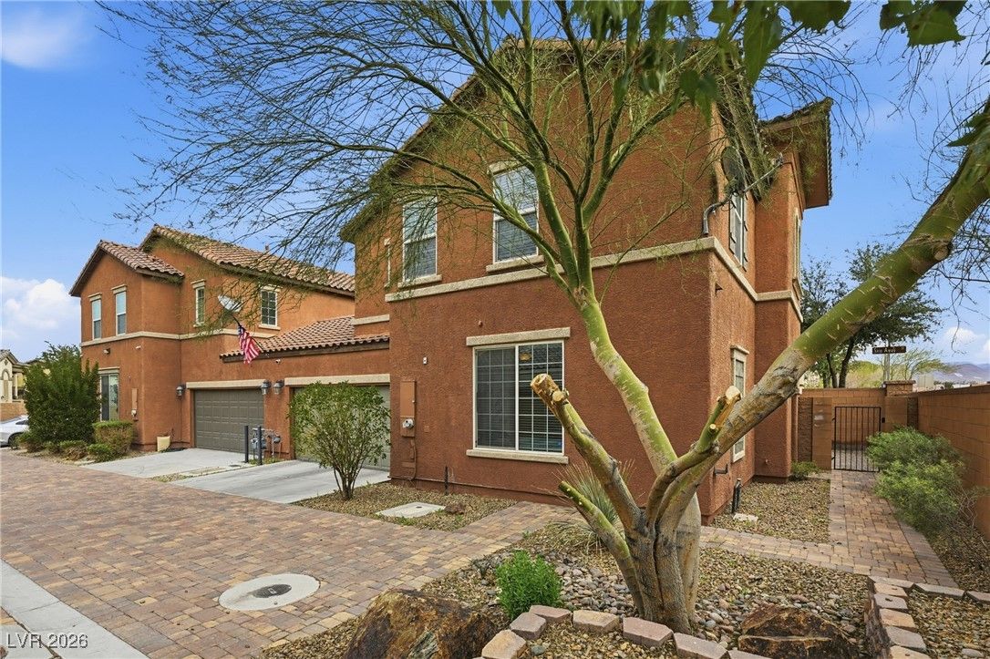 663 Swift Eagle Avenue — photo 3