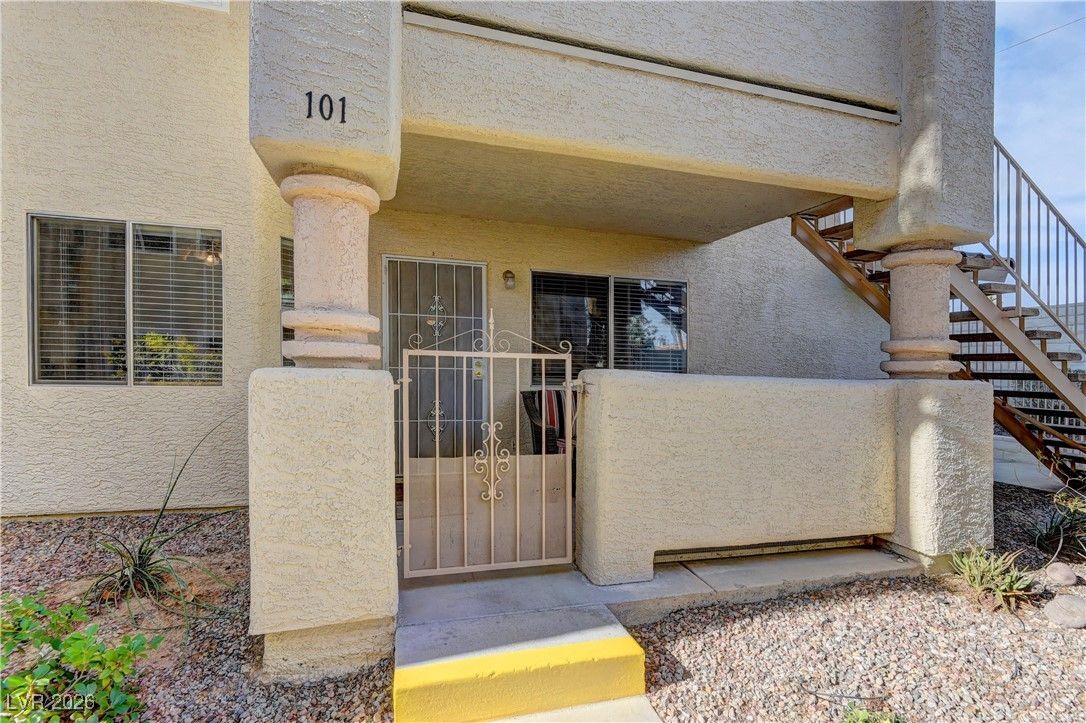 905 Rockview Drive 101 — photo 3 of 17