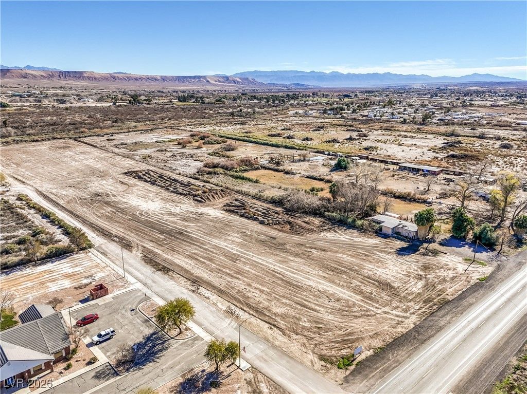 1080 North Moapa Valley Boulevard — photo 2 of 17