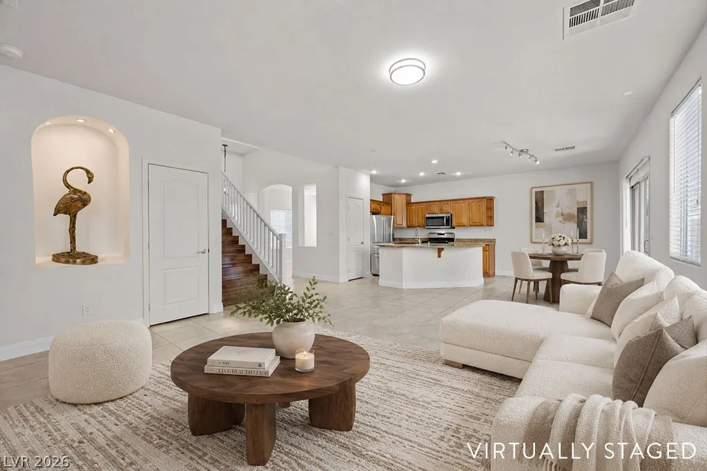 1724 Flores Lane — photo 4 of 45