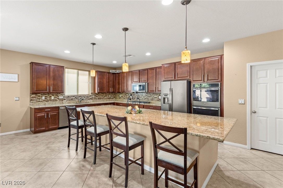 5776 Silver Cascade Avenue — photo 4 of 25