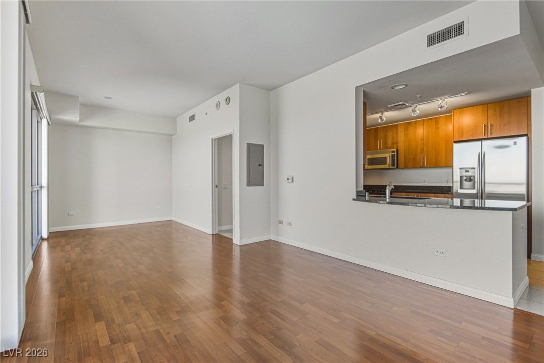200 West Sahara Avenue 1909 — photo 1