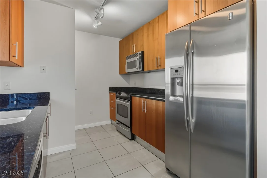 200 West Sahara Avenue 1909 — photo 2