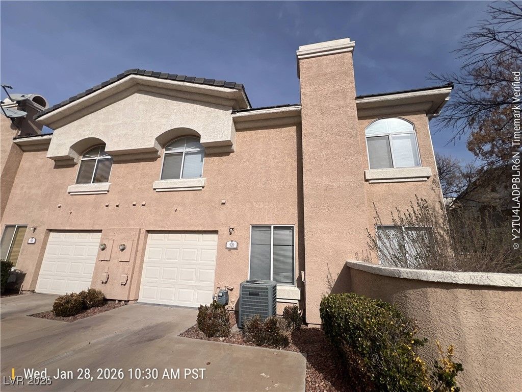 920 Twinkling Sky Avenue — photo 1