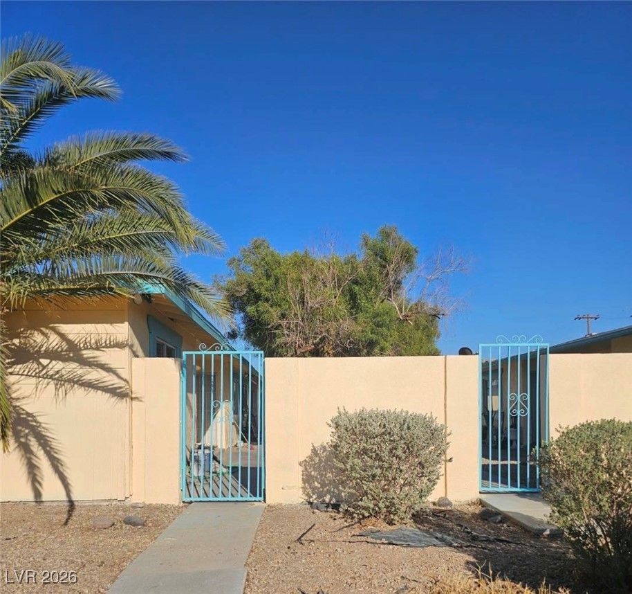 2230 North Lamb Boulevard — photo 2