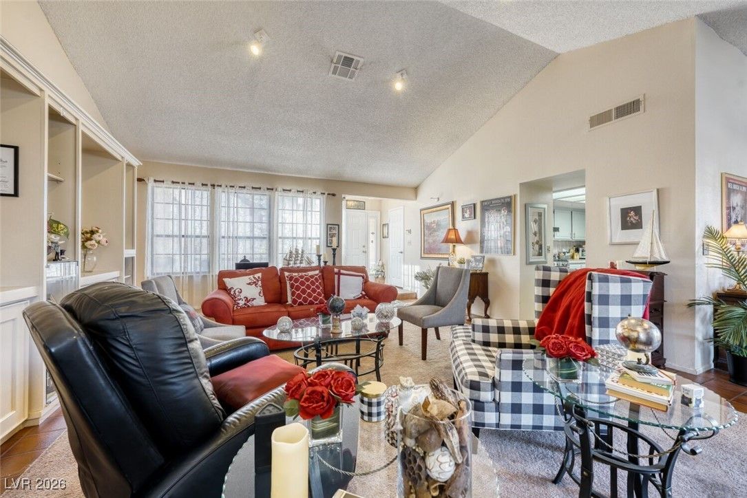 3193 La Mancha Way — photo 4