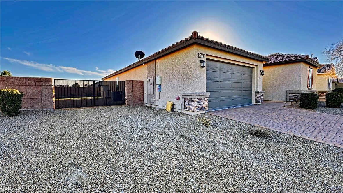 2697 Blossom Avenue — photo 3