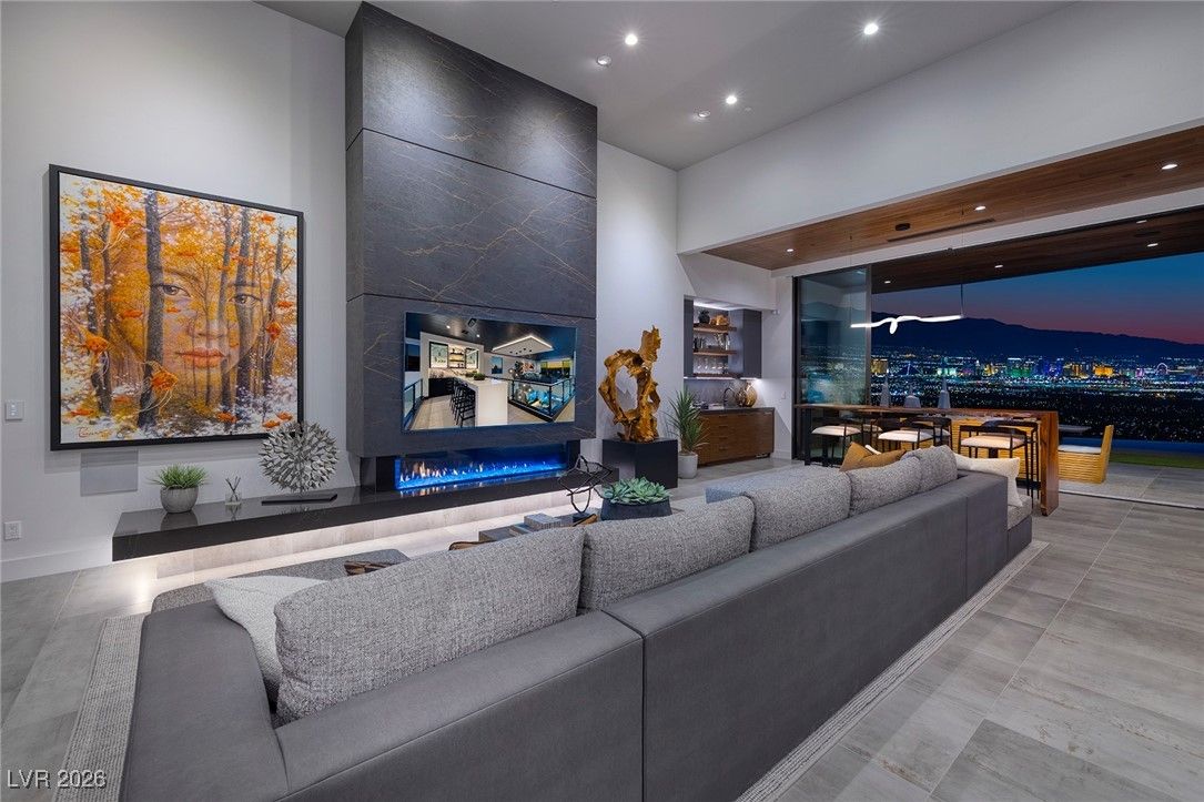 525 Overlook Rim Drive — photo 3