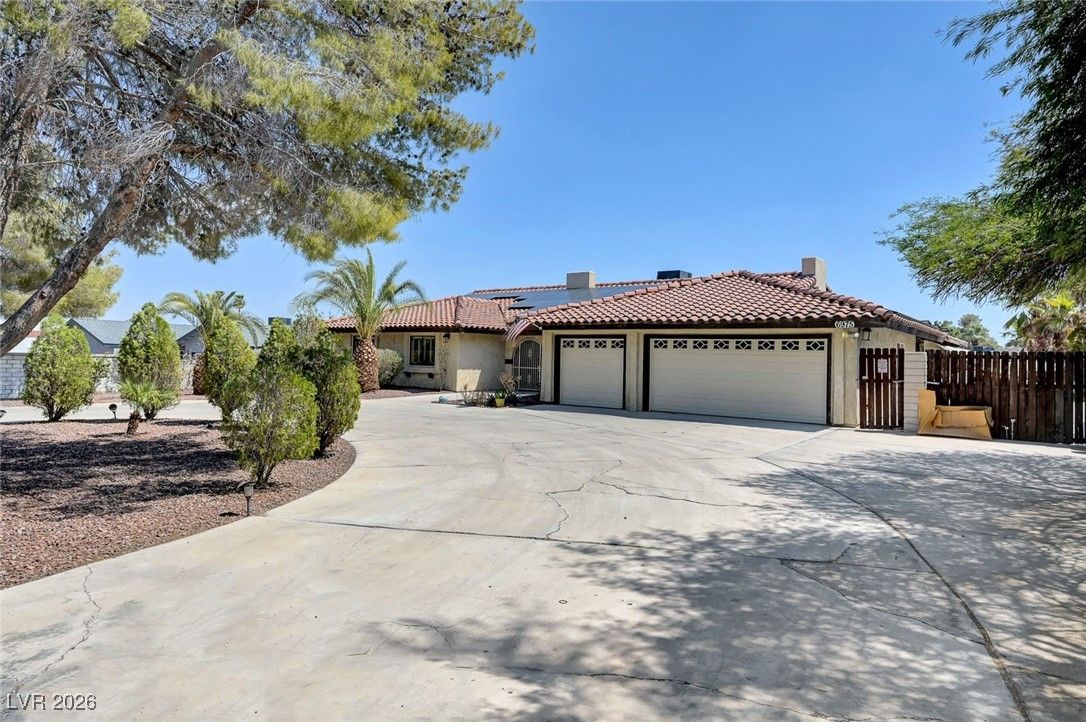 6975 Obannon Drive — photo 2