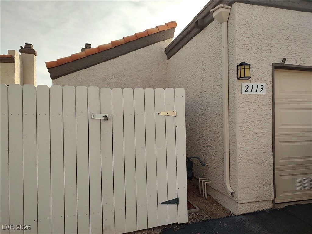 2119 Pebble Creek Lane — photo 2