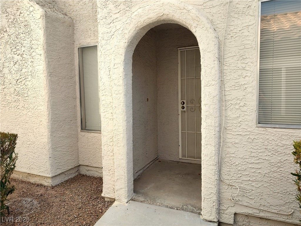 2119 Pebble Creek Lane — photo 3