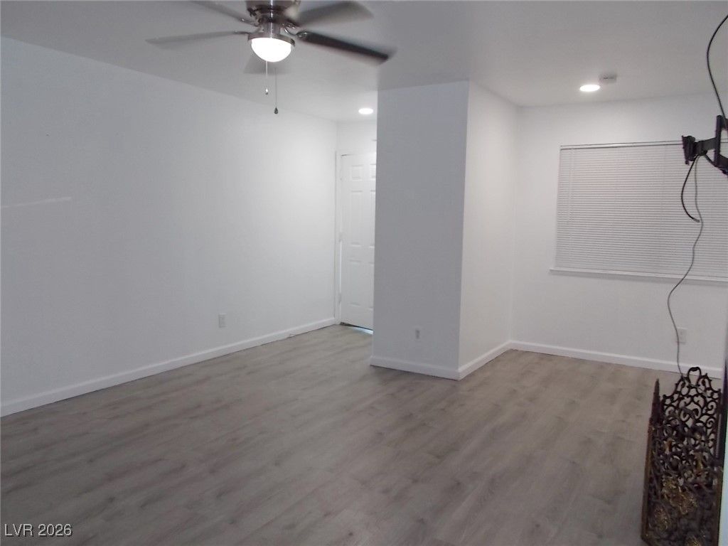 6208 Ilanos Lane B — photo 5 of 22
