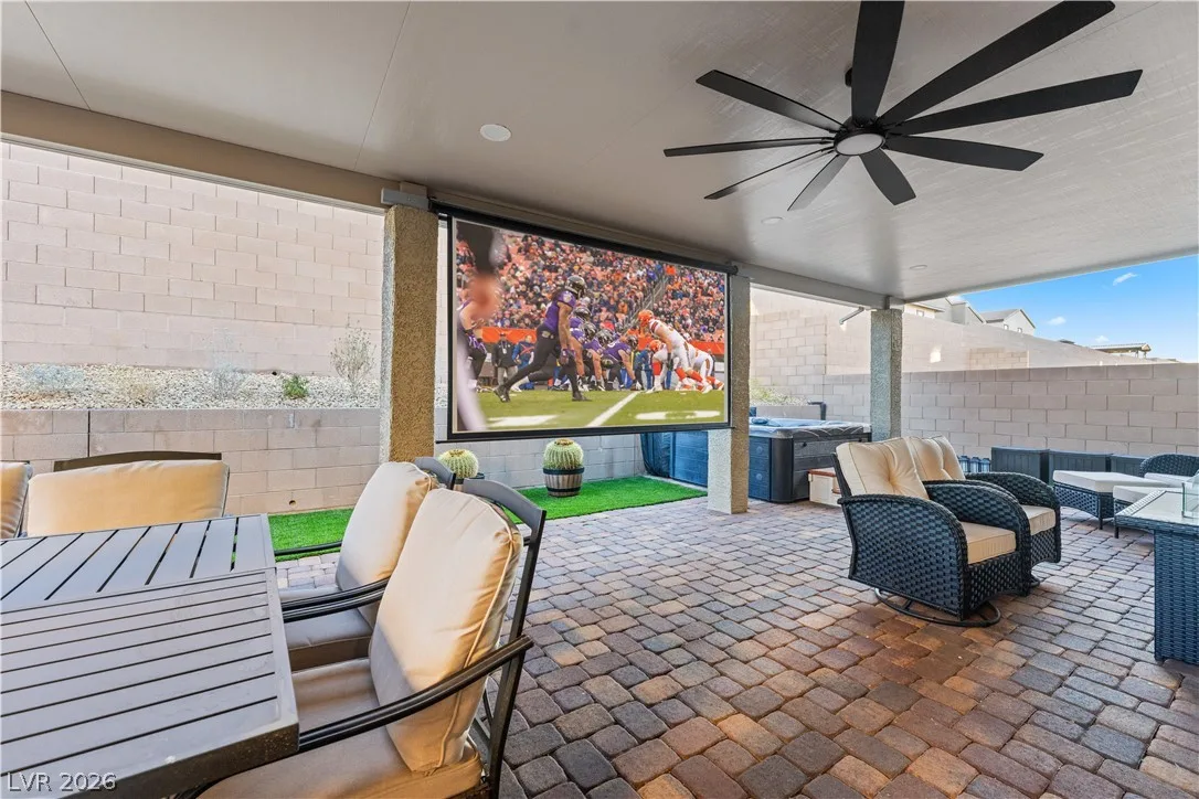 145 Rohan Crest Avenue — photo 3