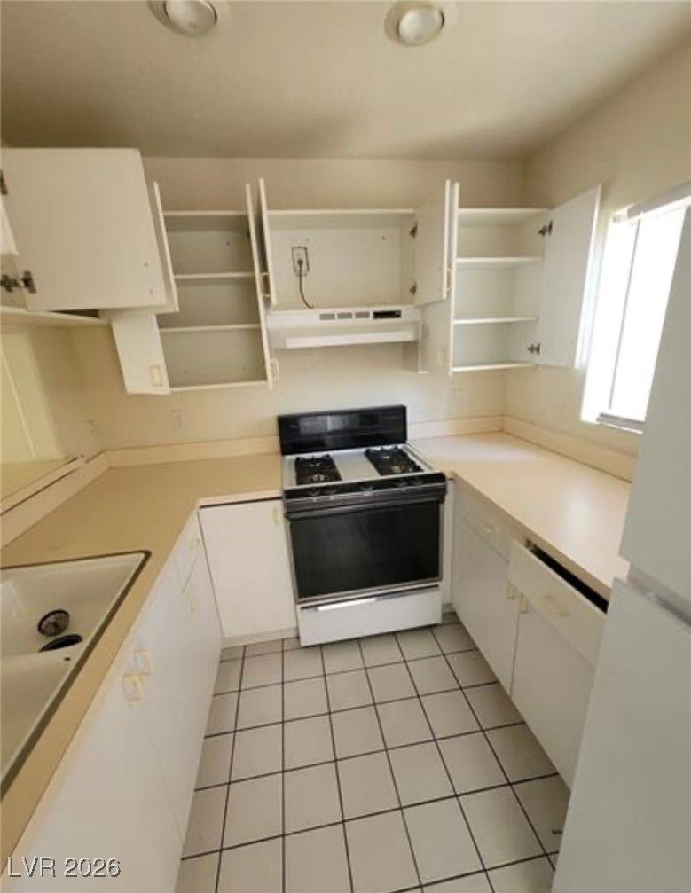 5000 Red Rock Street 202 — photo 3