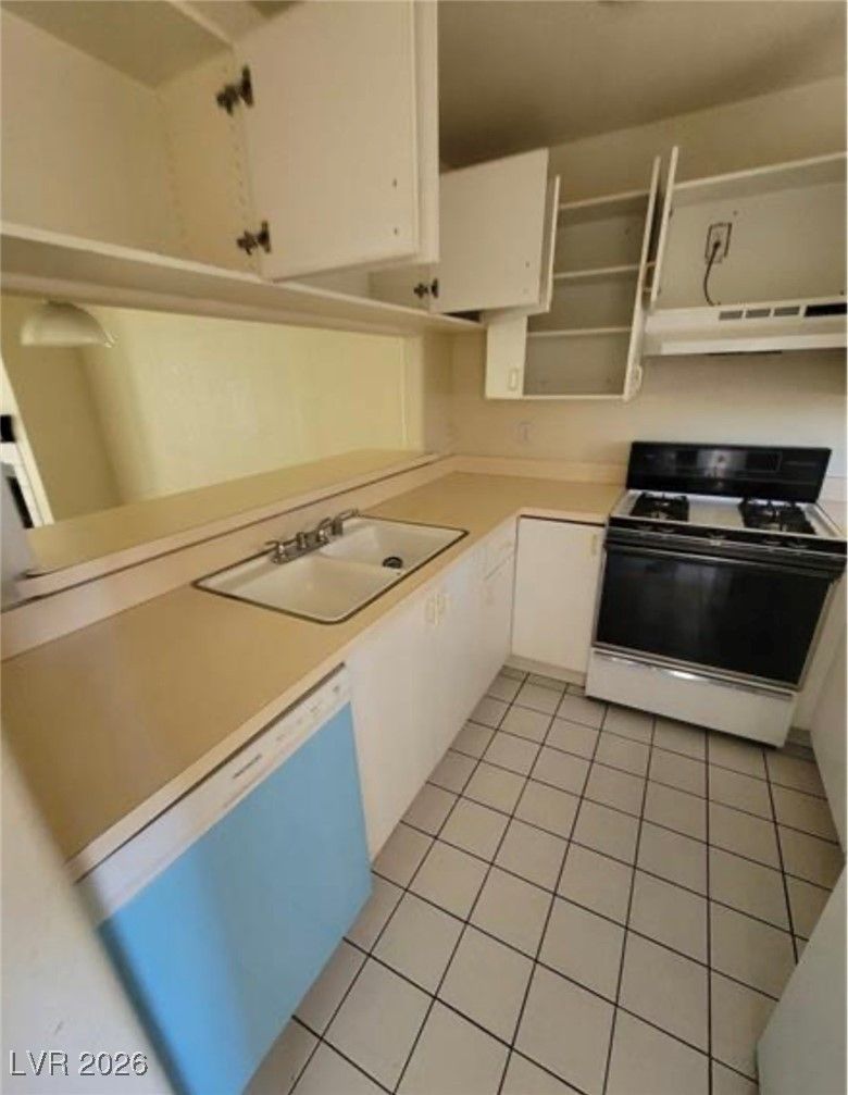 5000 Red Rock Street 202 — photo 4