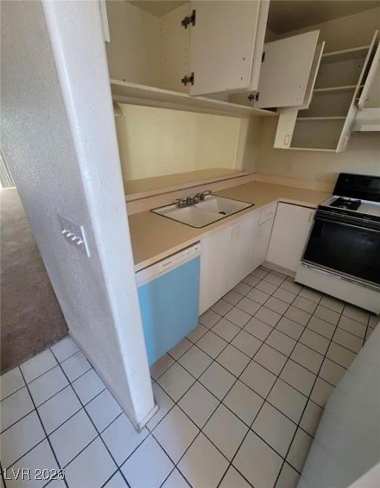 5000 Red Rock Street 202 — photo 5