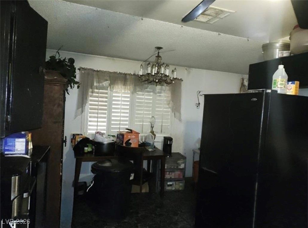 421 Miller Avenue — photo 3 of 18