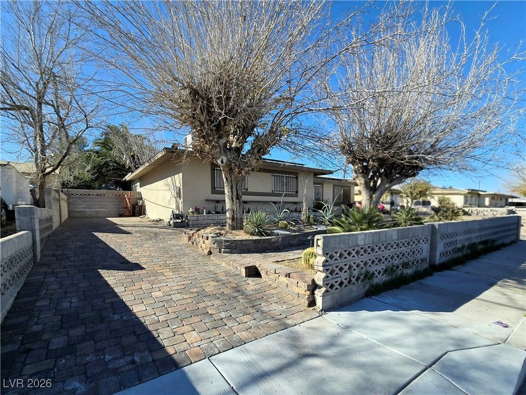 1909 Leona Street — photo 2