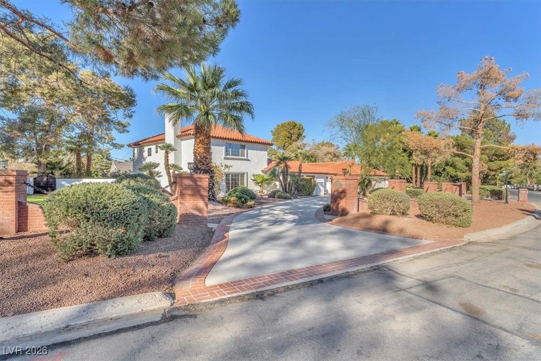 2868 Vista Del Sol Avenue — photo 5