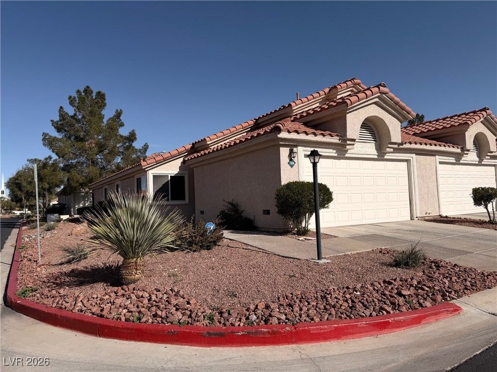 7806 Cliffside Court — photo 2