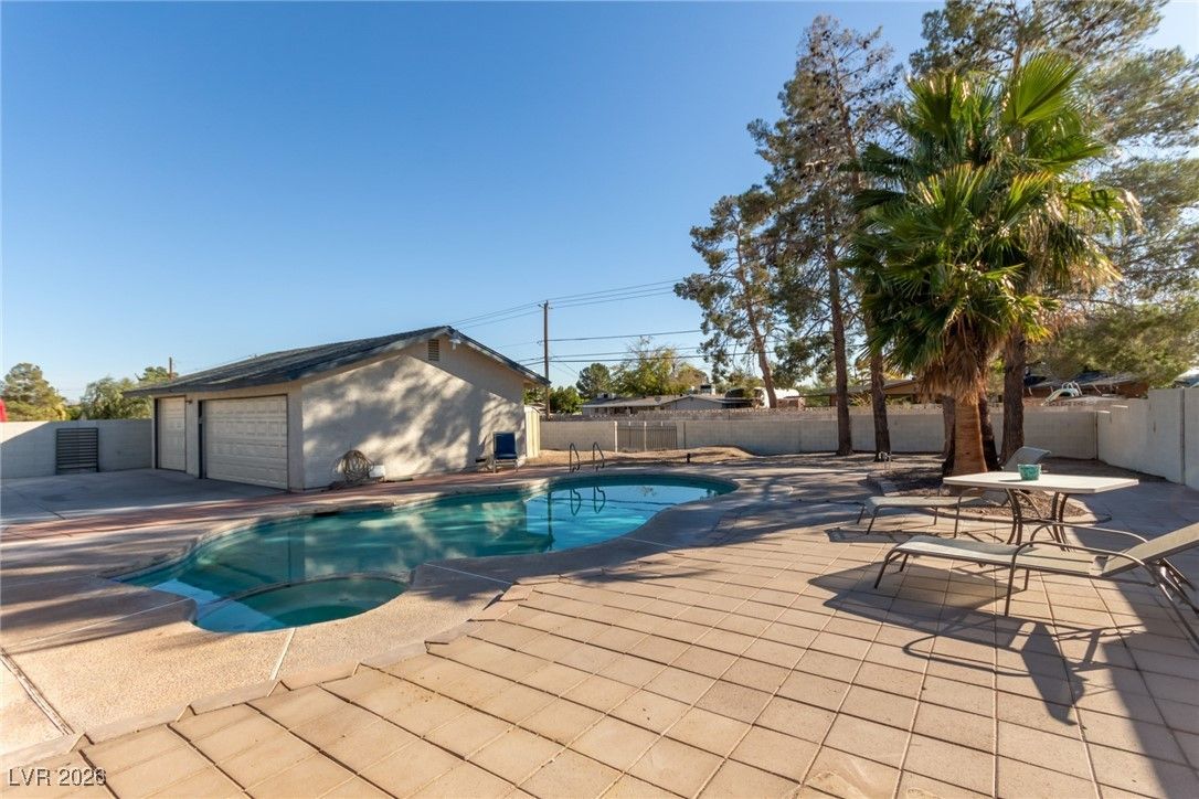 5905 Paseo Montana — photo 3