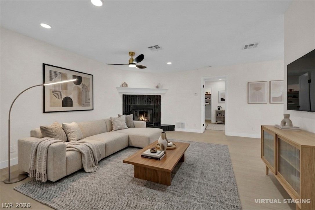 5841 Medallion Drive 102 — photo 2