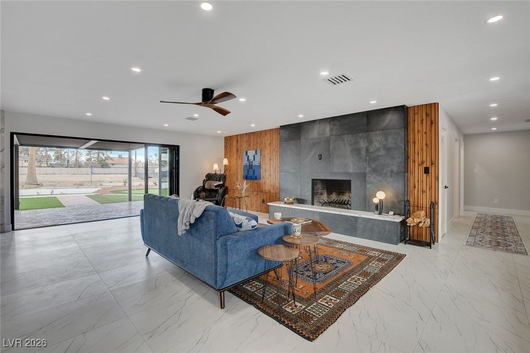 723 Spanish Drive — photo 3 of 47