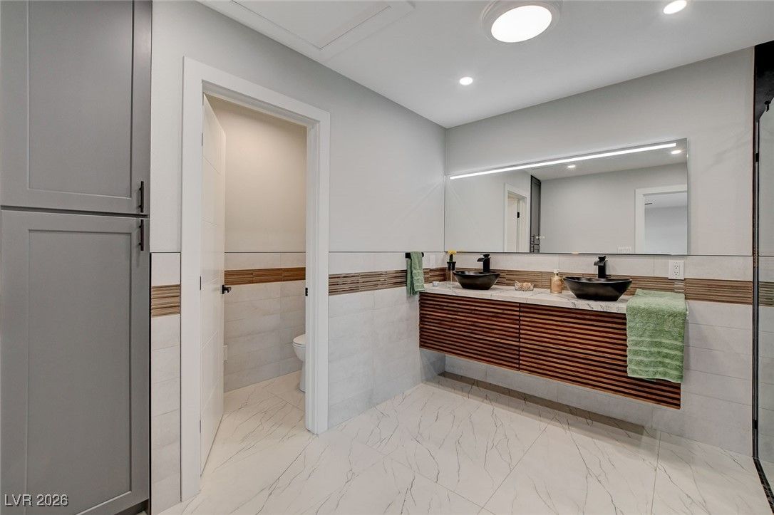 723 Spanish Drive — photo 5 of 47
