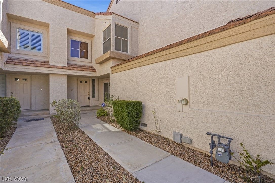 2628 Golden Sands Drive — photo 4