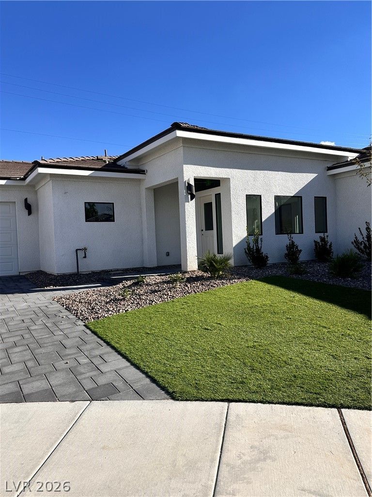 2560 Bonano Court — photo 2 of 11