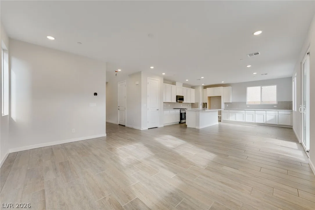 10781 Alamino Avenue — photo 3 of 15