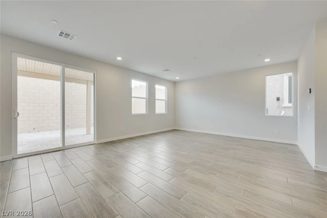 10781 Alamino Avenue — photo 4 of 15
