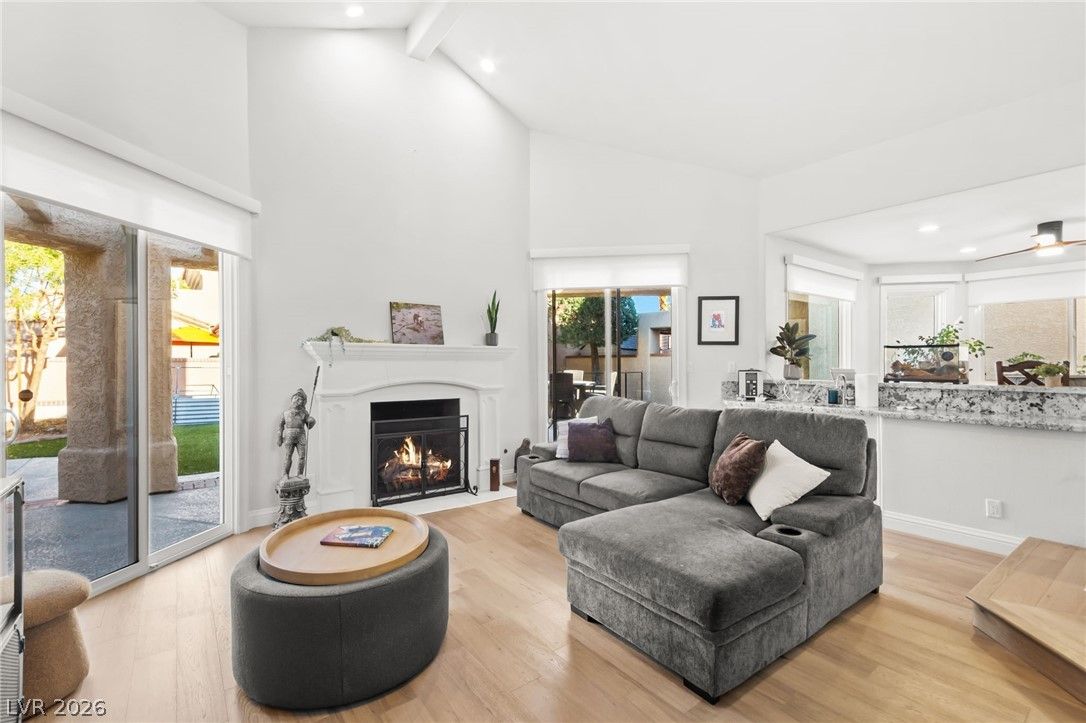 5090 Breakers Lane — photo 3