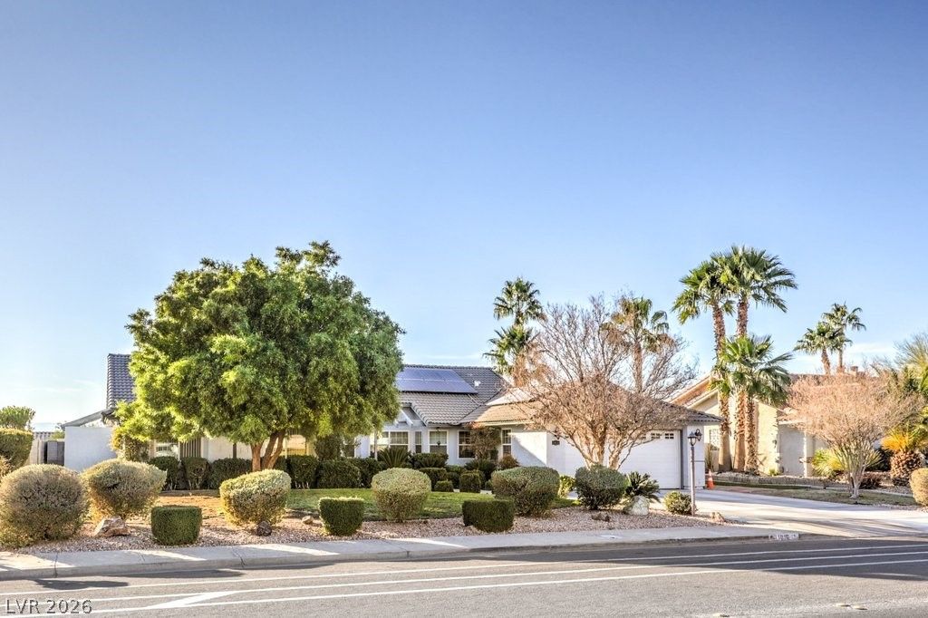 1016 Calico Ridge Drive — photo 2 of 33