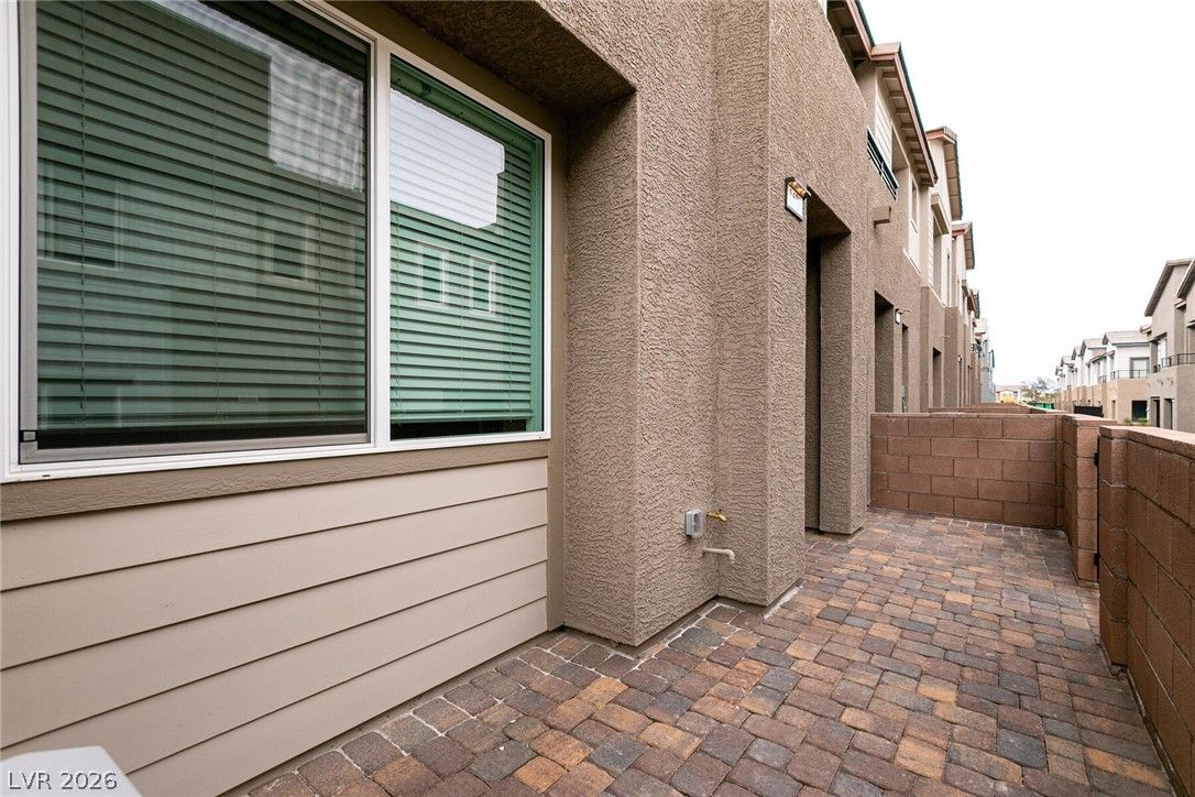 1538 Maya Crossing Avenue — photo 3