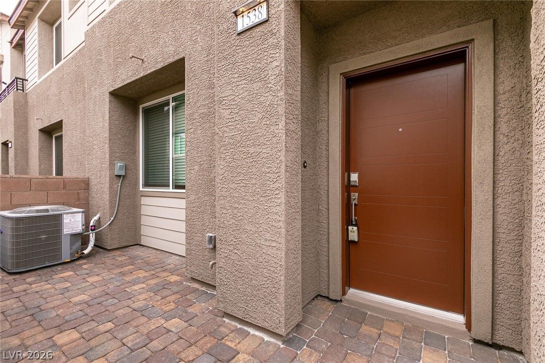 1538 Maya Crossing Avenue — photo 4