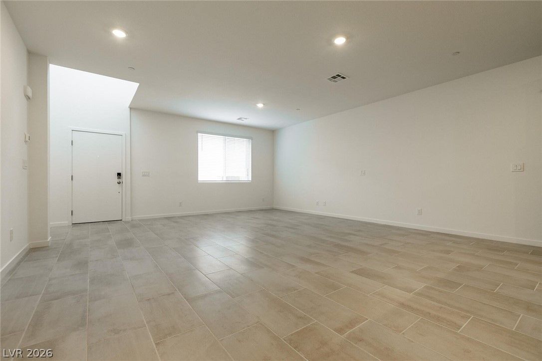 1538 Maya Crossing Avenue — photo 5