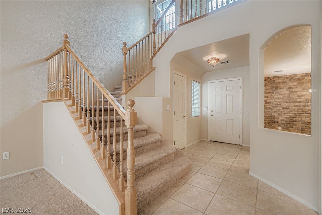 10192 Juniper Creek Lane — photo 3 of 35