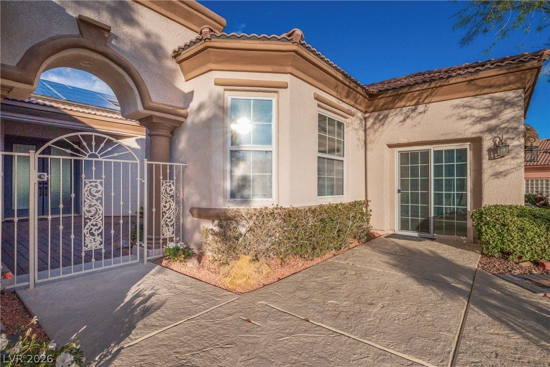 10534 Mandarino Avenue — photo 4
