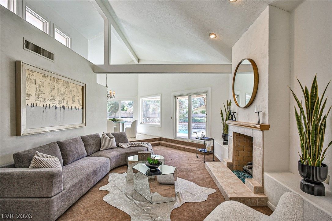 5115 Turnberry Lane — photo 4 of 40